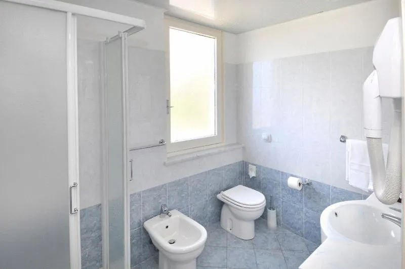 Hotel Mediterraneo Cavi di Lavagna 3*,