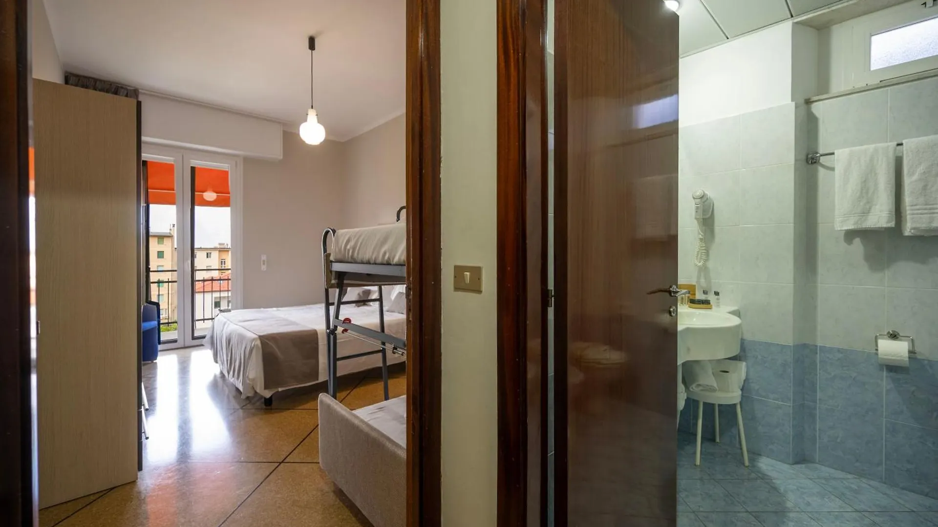 Hotel Mediterraneo Cavi di Lavagna 3*,