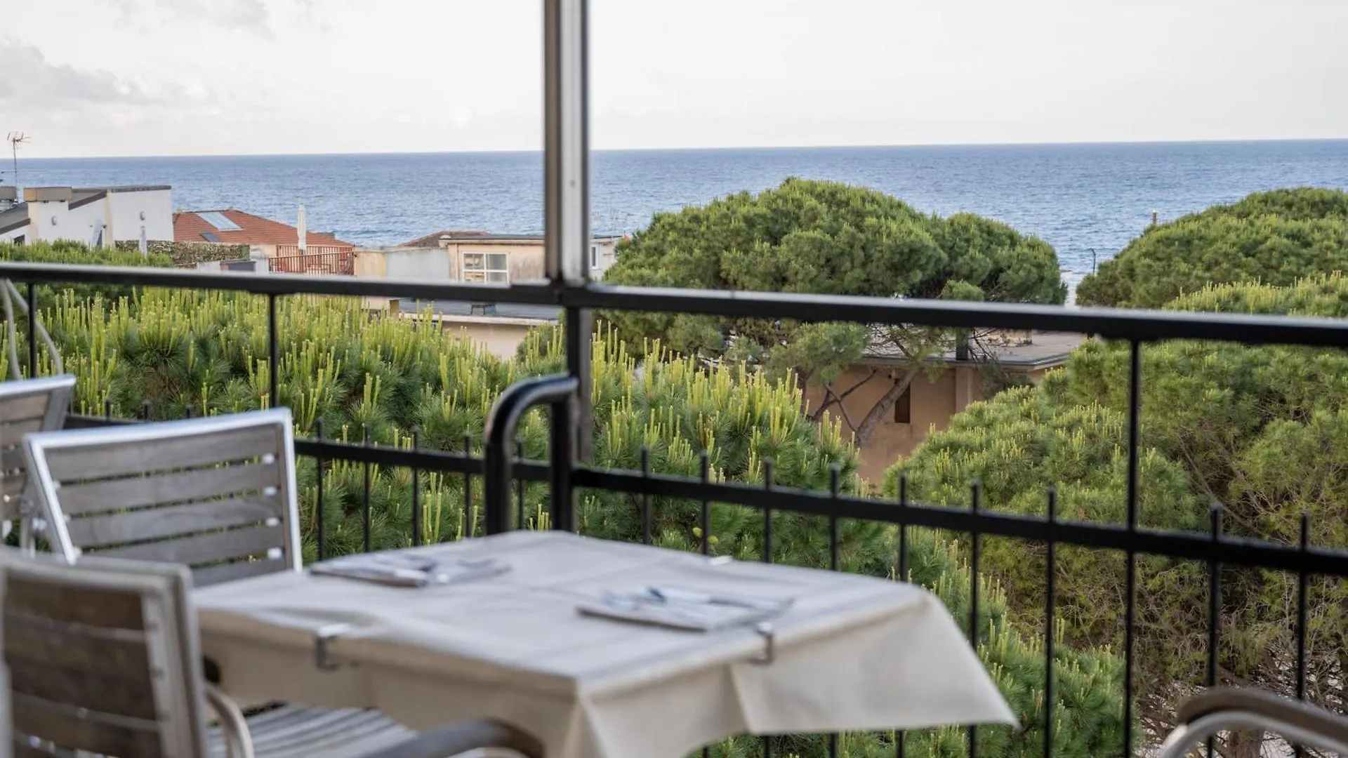 Hotel Mediterraneo Cavi di Lavagna