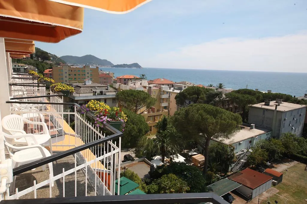***  Hotel Mediterraneo Cavi di Lavagna Italië