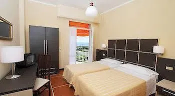 Hotel Mediterraneo Cavi di Lavagna